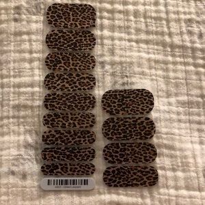 Jamberry nail strips